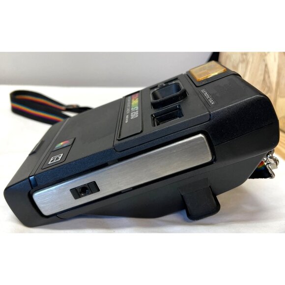Kodak Colorburst 250 Instant Camera With Electronic Flash, And Strap - Picture 6 of 11